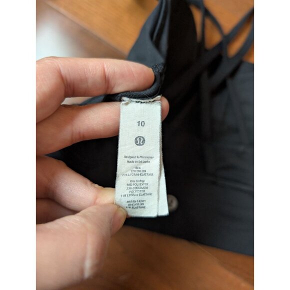 lululemon Energy Longline Bra Medium Support, B–D Cups Size 10 - Picture 8 of 8